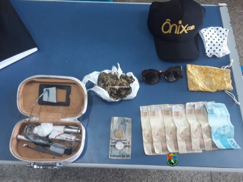 Ladra que ameaçou vítima foi presa com drogas em Coari