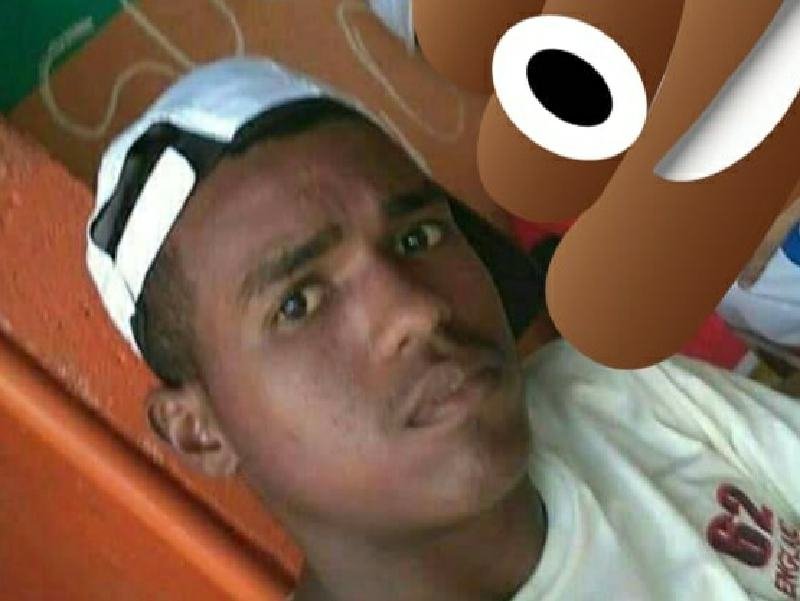 João Paulo de Souza Fábio, de 22 anos, foi perseguido e executado a tiros na noite desse sábado, dia 2, na Compensa, zona oeste de Manaus. A vítima foi morta ao tentar se esconder em uma casa na rua São Paulo.