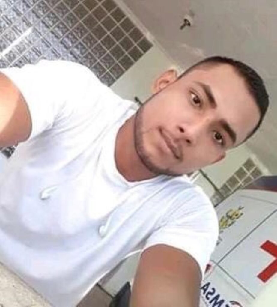Homem foge após deformar rosto de ex com socos e chutes 