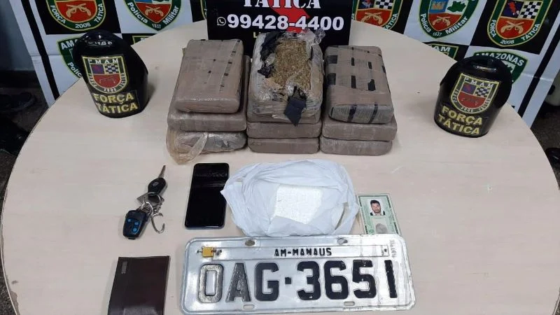 Traficante escondia 10 kg de maconha em carro