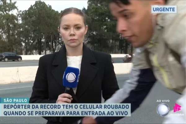 Repórter da Record é assaltada ao vivo