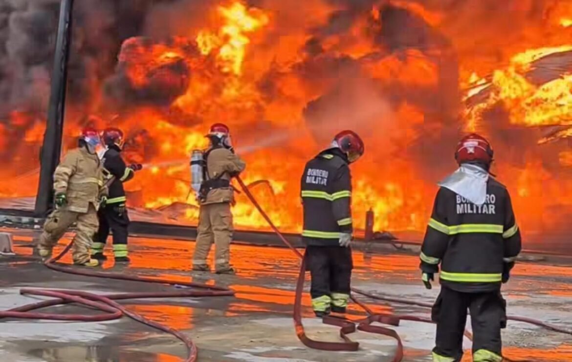 Incêndio em fábrica de veículos em Manaus já dura mais de 7 horas