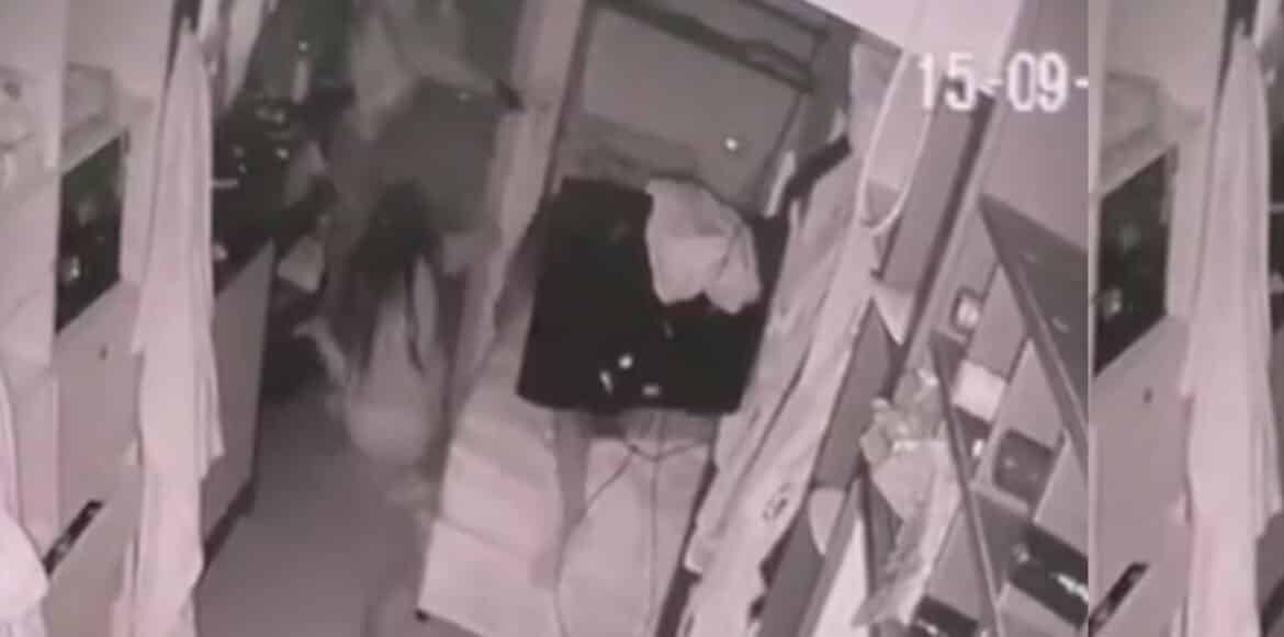 Câmera flagra homem sendo baleado dentro de pousada