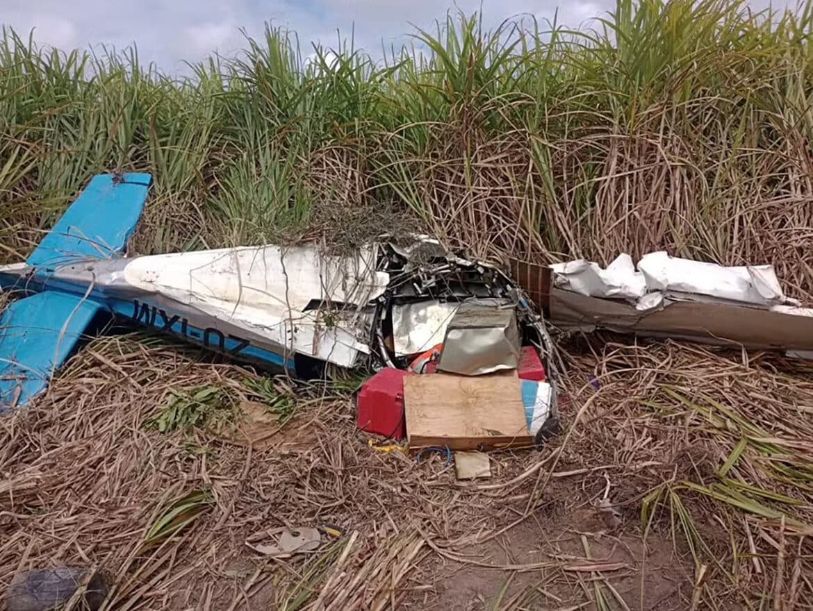 Avião com 180 kg de cocaína cai em canavial de AL