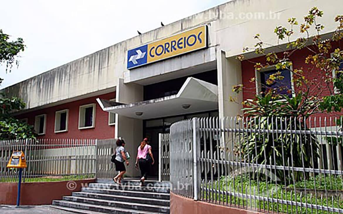 Correios só aceitam pagamento em dinheiro em Manaus após