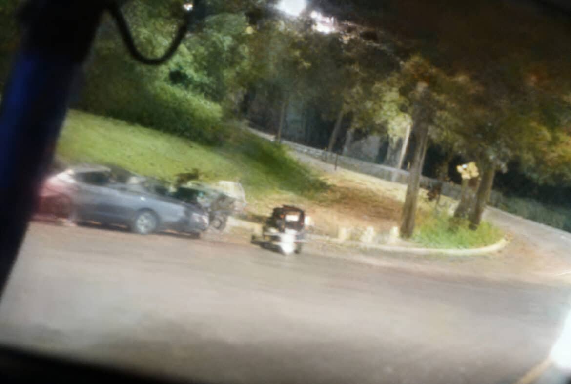 Jovem atropela ex-namorada após término
