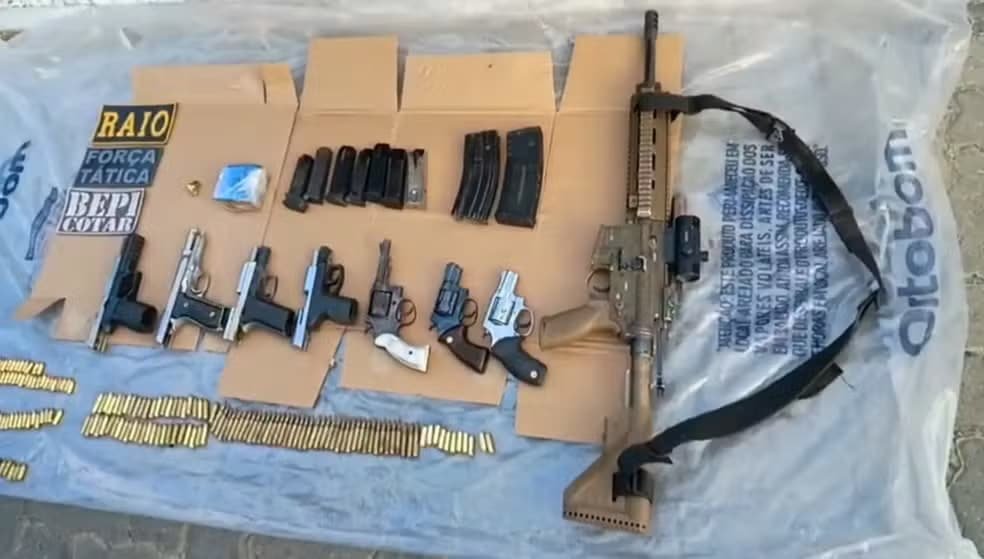 caninde-comando-vermelho