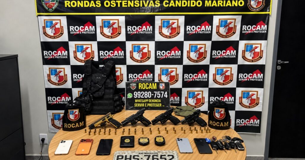 Distintivos e carteira funcional falsos são apreendidos com cinco homens na AM-070
