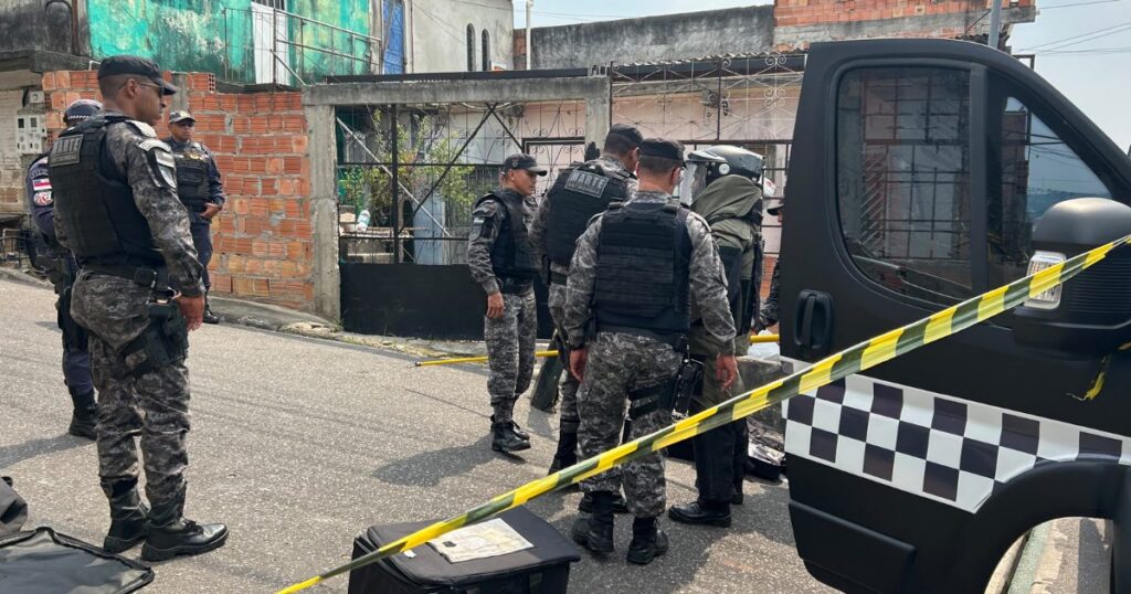 Objeto suspeito é analisado por equipes especializadas em área próxima a escola de Manaus