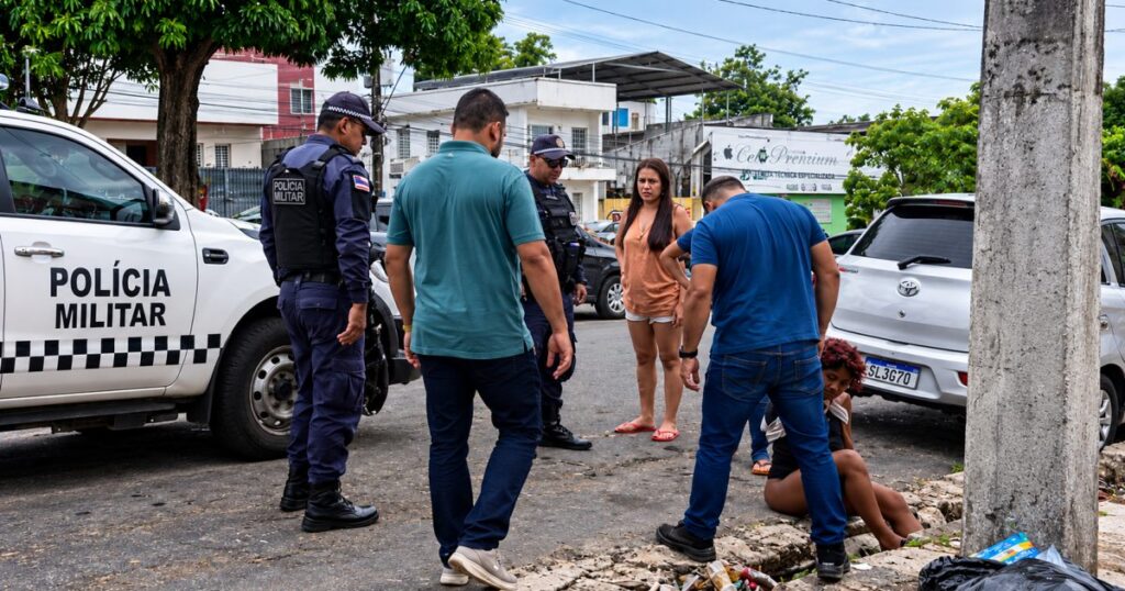 Adolescente é ferida no braço durante parada de moto por aplicativo em Manaus